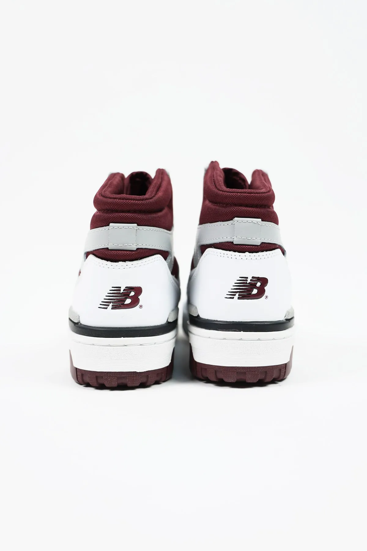 650 - White/Burgundy