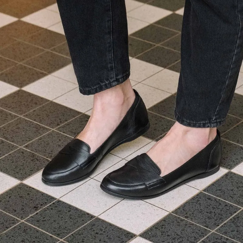 Flat Loafer in Black - 12644