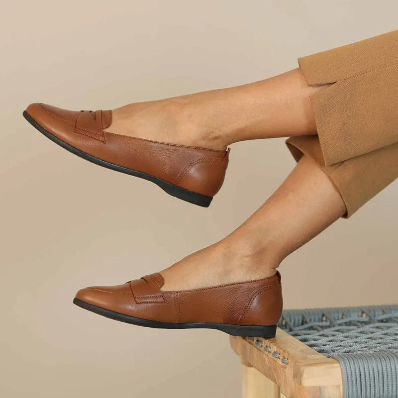 Flat Loafer in Tan - 12644