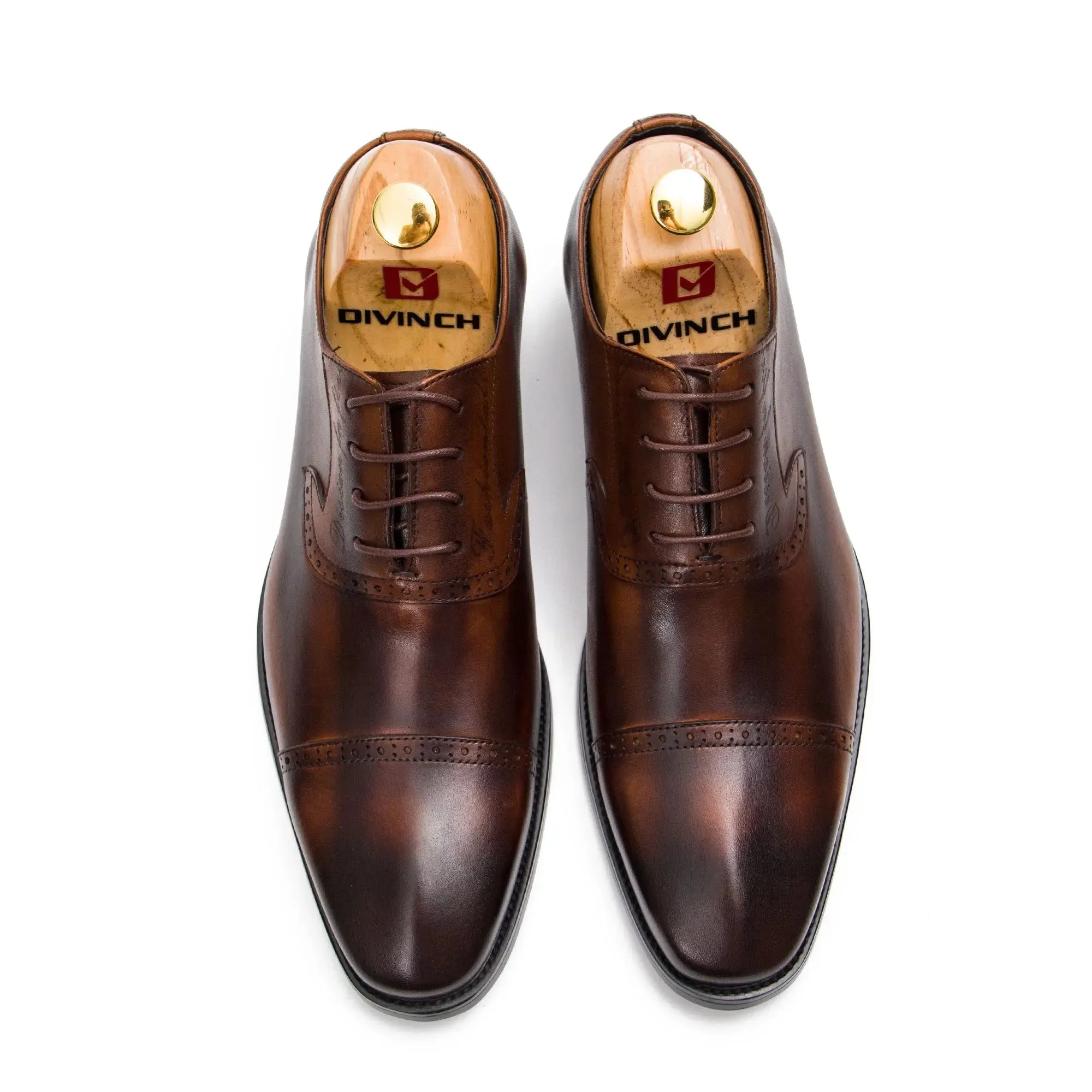 Men's brown Oxford dress shoes