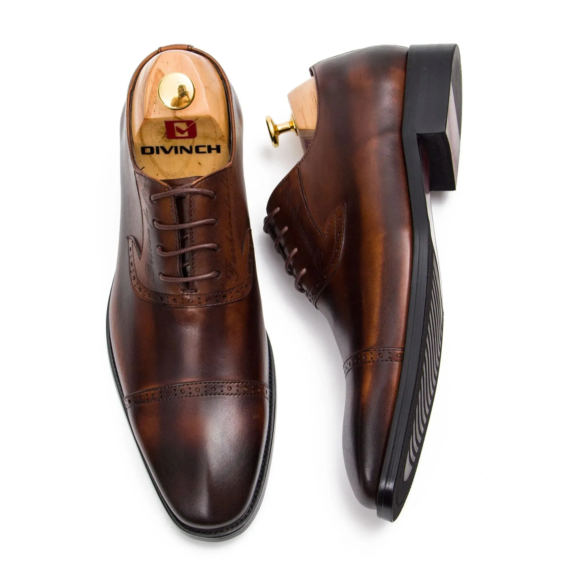 Men's brown Oxford dress shoes